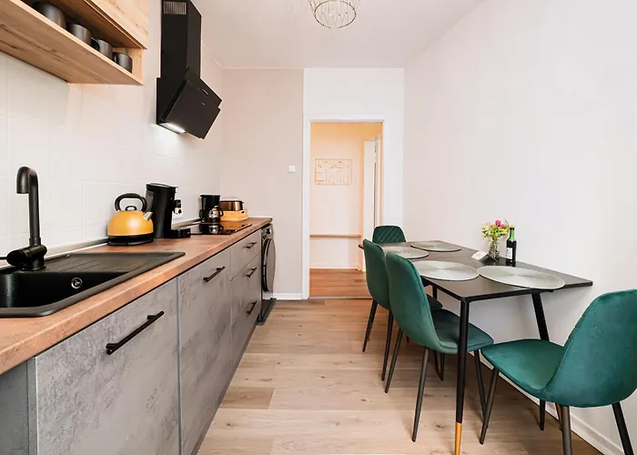 Smart - - Perfect For 6 Guests! - Netflix - Free Parking Zone