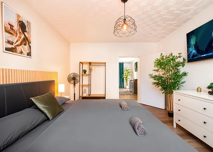 Smart - - Perfect For 6 Guests! - Netflix - Free Parking Zone 公寓 *